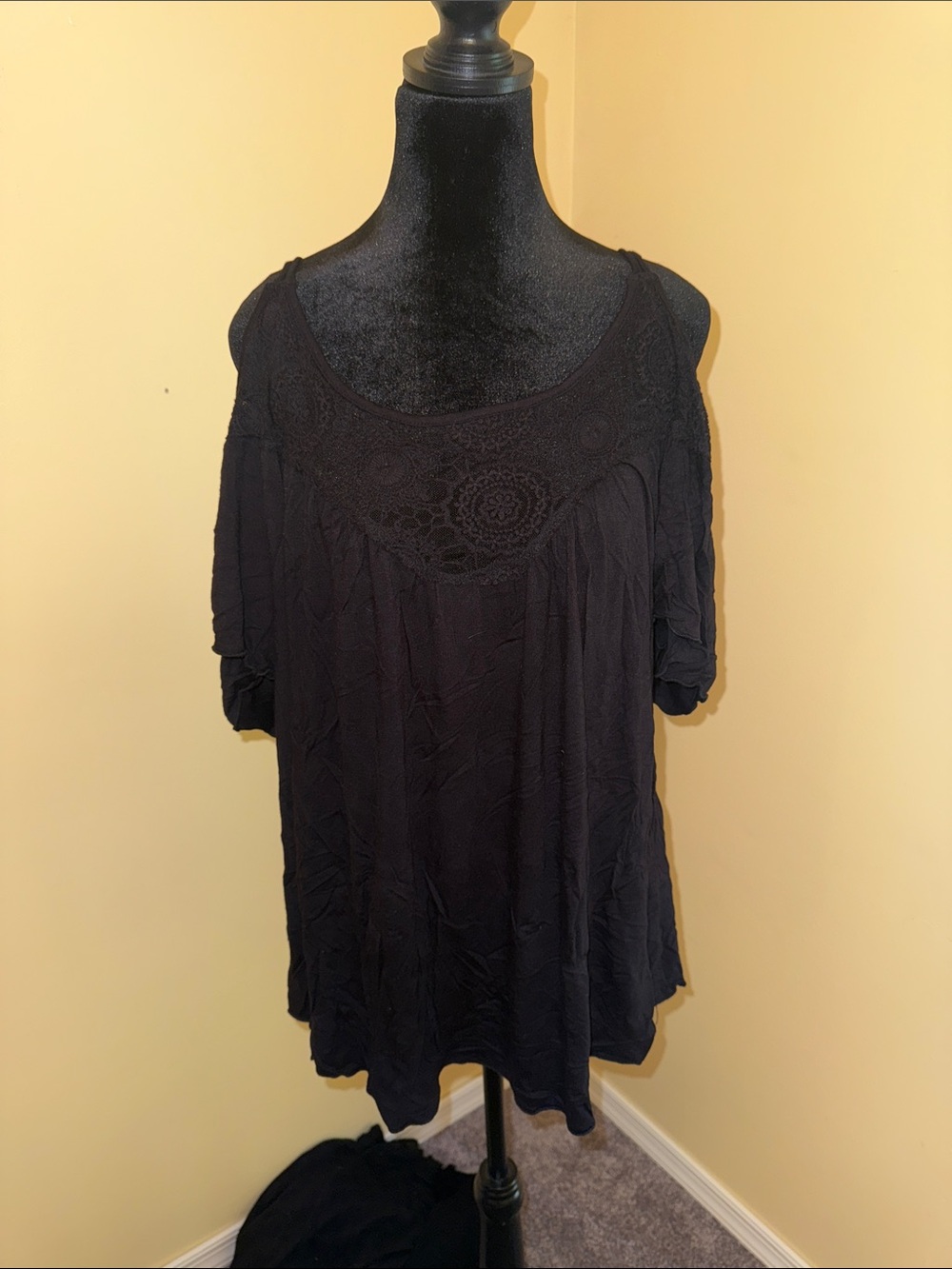 paper tee Black Crochet Yoke Cold-Shoulder Tunic